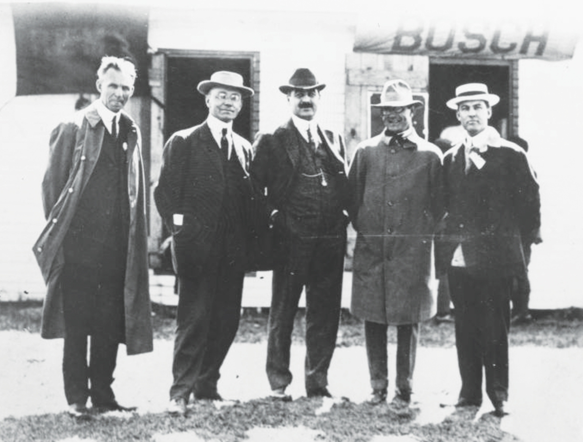 1909 HENRY FORD, ARTHUR NEWBY, FRANK WHEELER, CARL FISHER, JAMES ALLISON AT THE SPEEDWAY OPENING_page-0001